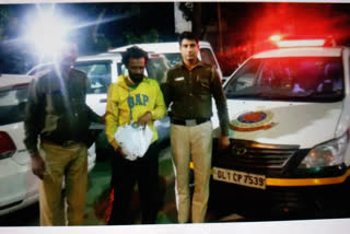 thief arrested by delhi police pcr team