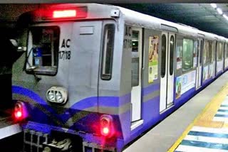 woman attempted suicide at maidan-metro station