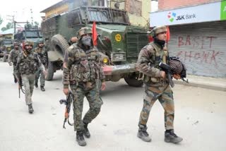 Grenade attack outside Kashmir University gate