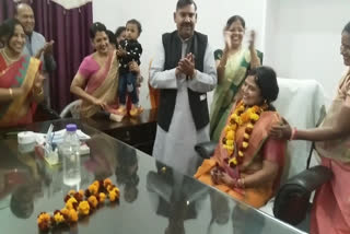 Husband handed over the chair of Municipality to his wife, sikar news, सीकर न्यूज