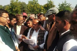 villagers-besiege-legislators-to-demand-reconstruction-of-khatimas-kanjabag-shripur-bichua-marg.