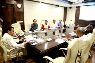 Chief Minister Kamal Nath took a meeting of officials