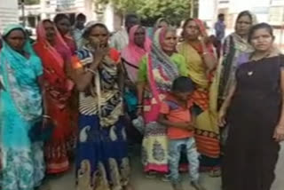 People upset by colonizer pleaded in jansunwai khargone