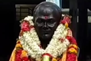 bronze statue of former MLA HS Prakash,ಮಾಜಿ ಶಾಸಕ ಹೆಚ್.ಎಸ್.ಪ್ರಕಾಶ್‌ ಕಂಚಿನ ಪ್ರತಿಮೆ