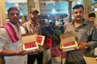 first-strawberries-of-the-season-arrive-in-navi-mumbai