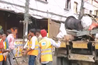 foot-path-occupation-places-are-cleaned-by-ghmc-in-hyderabad