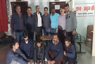 Crime police arrested mobile gang, used to steal mobiles at the fair in bhopal