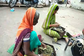 women-are-getting-half-the-wages-in-bd-factory-in-sheopur