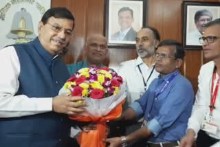 newly elected mayor nashik take charge of mayor office