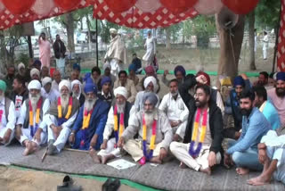 eleven farmers hunger strike in fatehabad