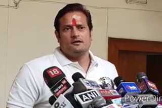 MLA Vikas Upadhyay raised the issue of a school building in raipur