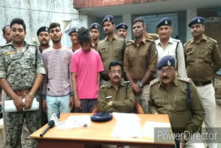 पुलिस की गिरफ्त में हत्या के आरोपी