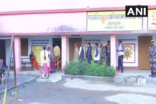 ஜார்க்கண்டில்  வாக்குப்பதிவு, jharkhand first-phase-of-voting