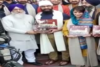 amir khan visit golden temple