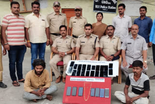 Mobile theft arrested in Kalaburgi , ಕಲಬುರಗಿಯಲ್ಲಿ ಮೊಬೈಲ್​ ಕಳ್ಳರ ಬಂಧನ