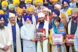 Aamir Khan visits Golden Temple amid Laal Singh Chaddha shoot