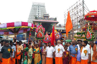 karthigai dreams umbrella rally tiruvannmalai  திருக்கார்த்திகை தீபத் திருவிழா  அண்ணாமலையார் திருக்கோயில்  சாமி ஊர்வல் குடைகள்  திருவண்ணாமலை திருக்கார்த்திகை செய்திகள்  திருவண்ணாமலை மாவட்டச் செய்திகள்  thiruvannamalai temple for karthikai festivel  anmiga seva sangam give umbrella to thiruvannamalai temple for karthikai festivel