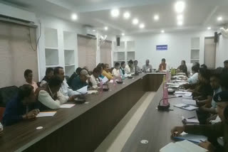 district-level-meeting-by-road-safety-committee-in-satna-collectorate