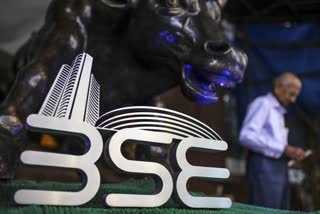 BSE, NSE suspend Karvy trading license