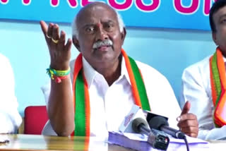 Hunsur bypol, Hunsur bypoll 2019, Hunsur bypoll 2019 news, BJP candidate Vishwanath angry, BJP candidate Vishwanath angry on JDS Congress, H Vishwanath news, ಹುಣಸೂರು ಉಪಚುನಾವಣೆ, ಹುಣಸೂರು ಉಪಚುನಾವಣೆ 2019, ಹುಣಸೂರು ಉಪಚುನಾವಣೆ 2019 ಸುದ್ದಿ, ಬಿಜೆಪಿ ಅಭ್ಯರ್ಥಿ ವಿಶ್ವನಾಥ್​ಗೆ ಸಿಟ್ಟು, ಕಾಂಗ್ರೆಸ್​ ಜೆಡಿಎಸ್​ ವಿರುದ್ಧ ಹರಿಹಾಯ್ದ ಬಿಜೆಪಿ ಅಭ್ಯರ್ಥಿ ವಿಶ್ವನಾಥ್​, ವಿಶ್ವನಾಥ್ ಸುದ್ದಿ,