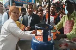 free LPG connection distributed shopkeepers in patna