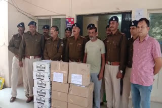Accused arrested for transporting illegal liquor in khargone