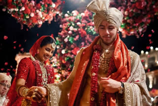 priyanka chopra and nick jonas baby hold pic viral