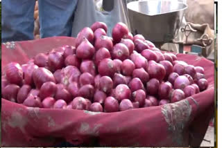 people are not buying onion in palwal due to onion price hike