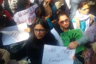 Swati Maliwal seat on hunger strike at Jantar Mantar