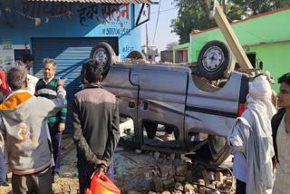 vehicle overturned in deeg, डीग में गाड़ी पलटने का वीडियो