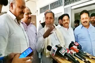 siddaramiah-supporting-to-prakash-rathod