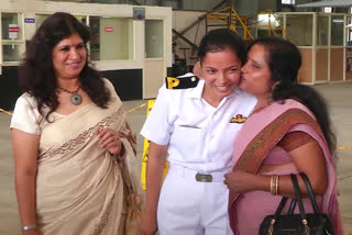 sub lieutenant shivangi,shivangi female pilot of indian navy, ನೌಕಾಪಡೆಯ ಮೊದಲ ಮಹಿಳಾ ಪೈಲಟ್,