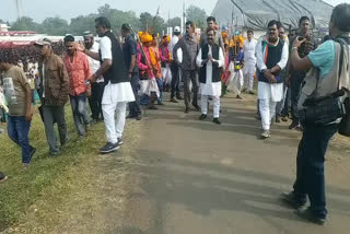 Kamleshwar Patel was seen dancing in the folk dance at the Panchayati Raj Conference