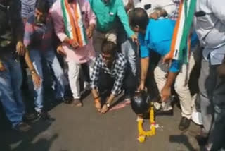 Congress celebrates the decision of the state government to break the helmet roads