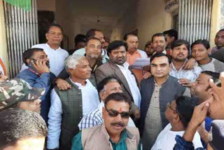 Congress submits memorandum to tehsildar in Sheopur