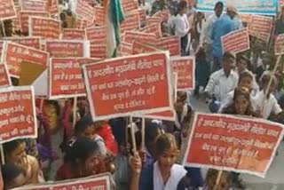 protested to build bridge in khagadia