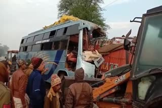 15-killed-in-bus-truck-collision-in-mps-rewa
