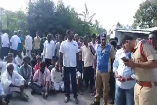 farmars protest in karimnagar