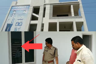 Some unidentified thugs attack the camp office of Narasaraoopeta YCP MP Lau Sri Krishna Devarayalu guntur district