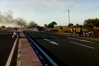 Fire in a moving vehicle in Chhindwara