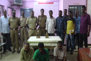 thikkurissi mahadeva temple  idol theft case  four arrested for idol theft case  തിക്കുറിശ്ശി ക്ഷേത്ര വിഗ്രഹ കവർച്ചാക്കേസ്  വിഗ്രഹ കവർച്ചാക്കേസില്‍ നാലു പേർ അറസ്റ്റിൽ