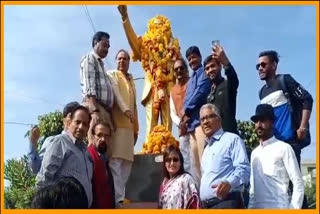 देवास न्यूज, 'परिनिर्वाण दिवस', डॉक्टर भीमराव अंबेडकर, भीमराव अंबेडकर की 63वीं पुण्यतिथि, अंबेडकर की प्रतिमा,  निगम आयुक्त संजना जैन, Dewas News, 'Parinirvan Divas', 63rd death anniversary of Dr. Bhimrao Ambedkar, Bhimrao Ambedkar, Statue of Ambedkar, Corporation Commissioner Sanjana Jain