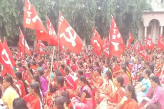 ಅಂಗಡಿವಾಡಿ ಕಾರ್ಯಕರ್ತೆಯರ ಪ್ರತಿಭಟನೆ