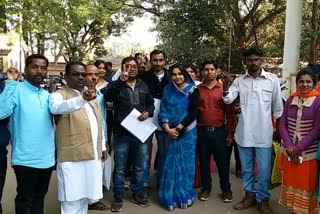 Congress and BJP candidates filed nomination in Jashpur