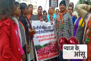 BJP Mahila Morcha protest on onion prices in delhi