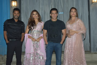 Big Boss 13 Set Dabangg 3 Promotion, Salman Spotted Promoting Dabangg 3 At Big Boss 13 Set, Dabangg 3 Promotion at Big Boss 13 Set, दबंग 3 बिग बॉस 13, दबंग 3 प्रमोशन बिग बॉस 13 सेट, रिएलिटी शो बिग बॉस 13 सेट दबंग 3