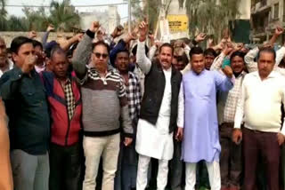 burari laborers protest, ban on construction