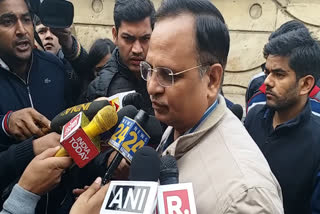 Health Minister Satyendar Jain reached the fire spot in delhi