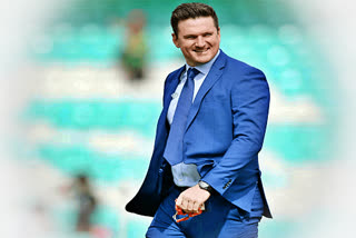 graeme smith set to become director of south africa cricket board