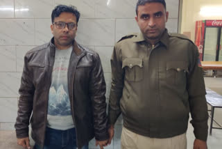 Delhi Police arrested the owner of the building  ഡല്‍ഹി തീപിടിത്തം; കെട്ടിട ഉടമ അറസ്റ്റില്‍